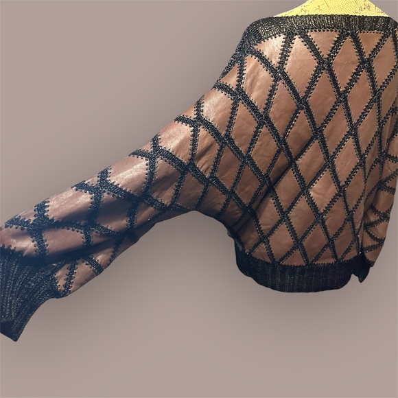 354 - TOP / SWEATER HANDMADE - Picture 4 of 15